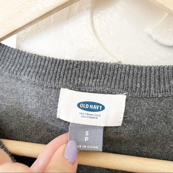 Old navy basic gray V-neck Sweater size Small - Picture 3 of 6